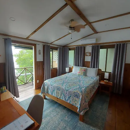 The Sunsetter Bed & Breakfast Bocas del Toro Exterior photo