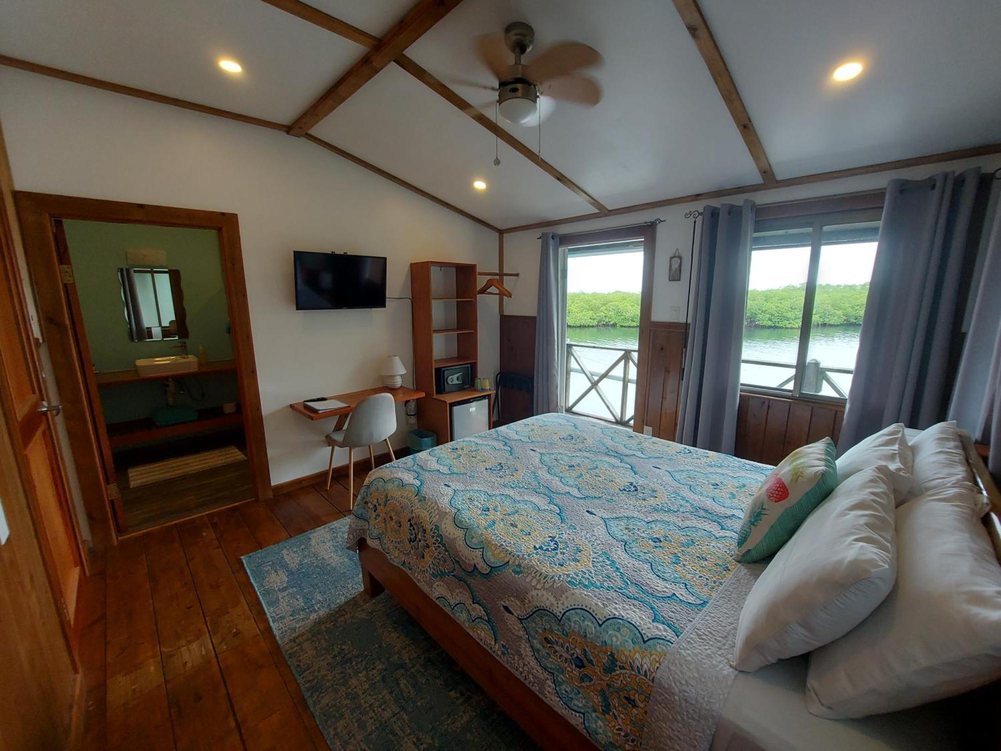 The Sunsetter Bed & Breakfast Bocas del Toro